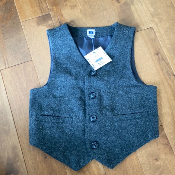Vest - Picture 1 of 9